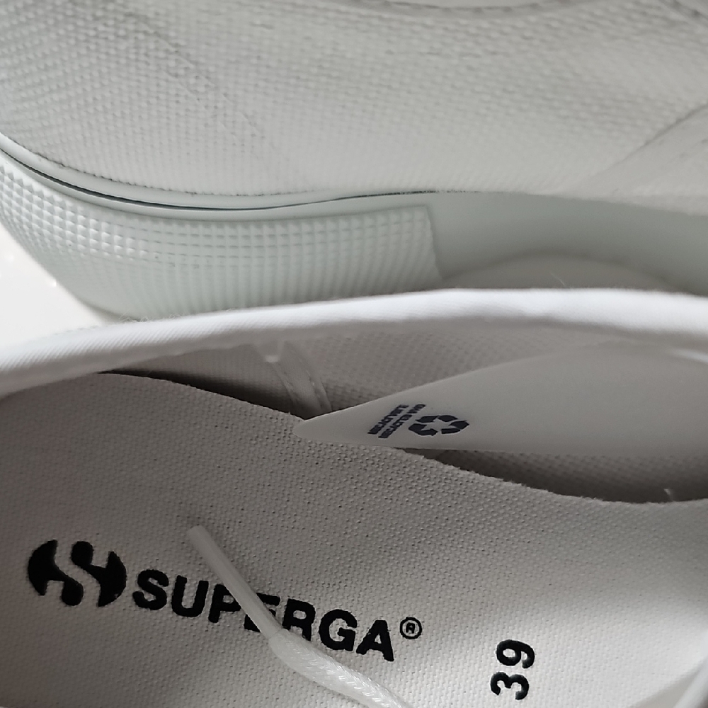 NWB - Superga Women's Classic White Platform Sneakers Size 8W - Picture 4 of 6